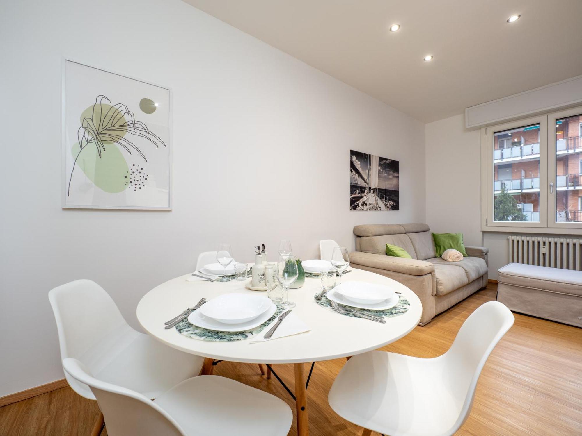 Milano 5 Guests - Modern Apt With Balcony Esterno foto