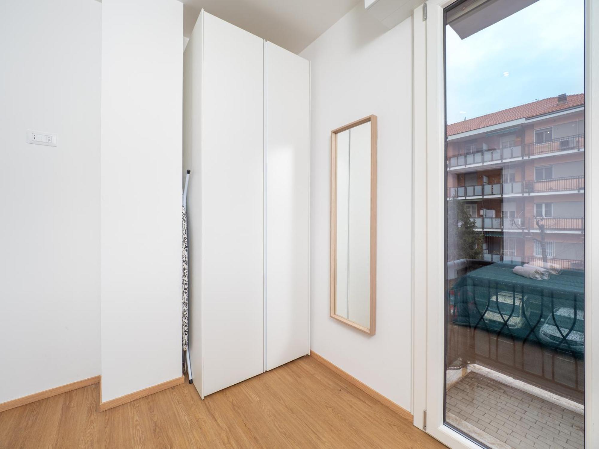 Milano 5 Guests - Modern Apt With Balcony Esterno foto