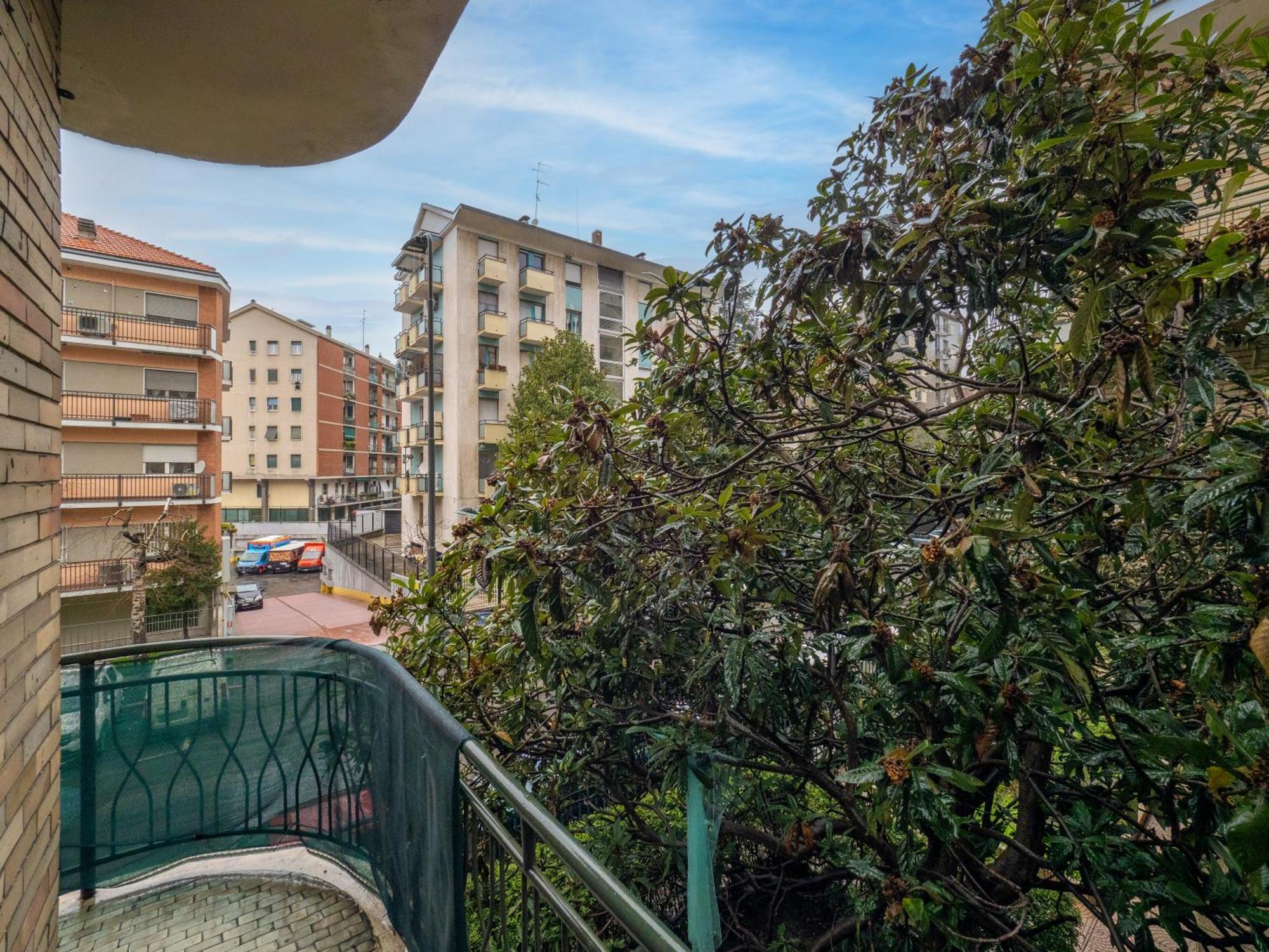 Milano 5 Guests - Modern Apt With Balcony Esterno foto
